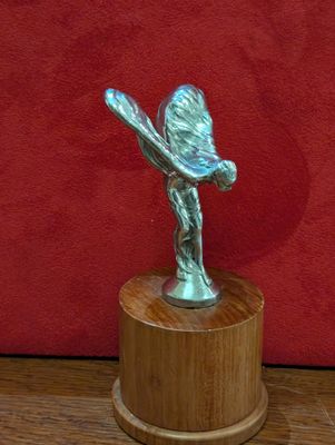 "Spirit of Ecstasy", mascotte automobile Rolls-Royce réalisée par le d - Photo 1