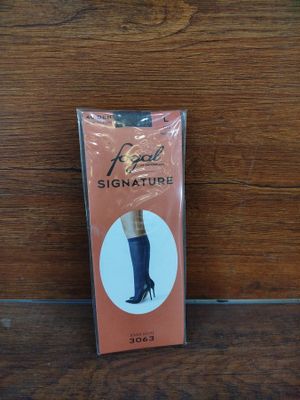 Lot de 83 paires de mi-bas de la marque FOGAL (produit de tr…