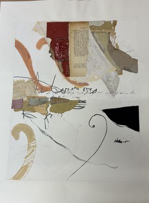 une photo d'une œuvre d'art posée sur une table