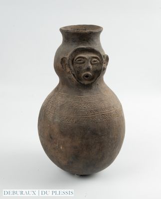 Vase de type Mambila, Nigeria Terre-cuite à engobe gris