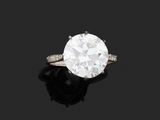 une bague en diamant à une seule pierre, par van cleef