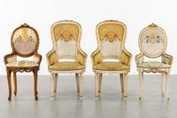 Quatre chaises décoratives avec cannage et broderies, en boi… (photo 3)