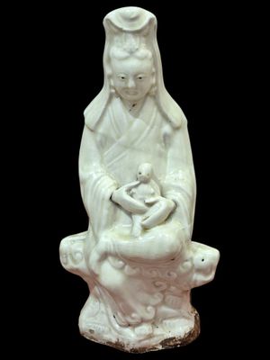 Chine, XIXe Statuette en porcelaine blanche de Chine, représ…