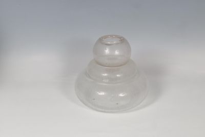 Ensemble de deux coupes et un vase en verre rayé verre dépol…