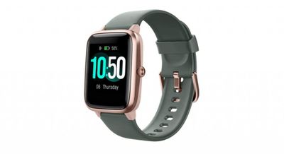 La nouvelle montre connectée Fitbit est disponible dans une large gamme de couleurs et de tailles