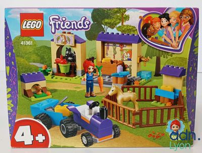 Le coffret Lego Friends est dans sa boîte et prêt à être utilisé pour jouer