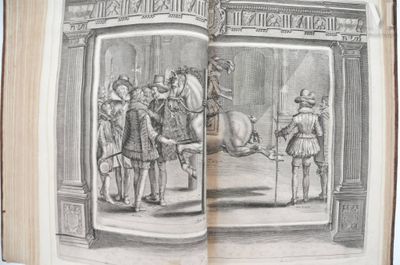 un livre sur lequel figure le dessin d'un homme à cheval devant un bâtiment