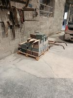 MC GRANIT - M17 – Une palette de vases en granit (photo 2)