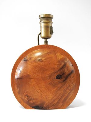 an image of a wooden flaskt with a metal handle