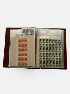 Album de timbres dont planche Marianne 1988, timbres Marcel …