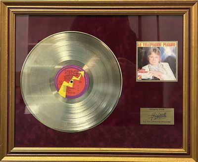 Claude François. Disque d’or pour «le téléphone pleure» (197…