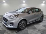 La nouvelle Ford Karry est exposée dans un showroom