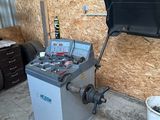 l'image d'une machine dans un garage