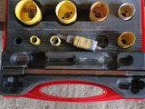 une boîte à outils contenant tout un tas d'outils