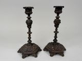 paire de chandeliers anciens en fonte