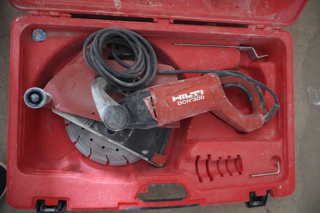 Scie à sol HILTI filaire DCH 300. Visite le mercredi  17 juillet ...