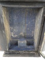 Oratoire en bois noirci ouvrant par une porte, Ep. (photo 5)