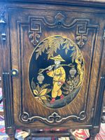 Table de chevet, en bois verni et laque, Travail Anglais, ép… (photo 3)
