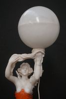 Grande lampe décorative en albâtre – vers 1930 – tenue par u… (photo 5)