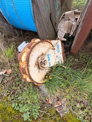 Lot comprenant : - 1 roue de compactage STEHR SVR 15