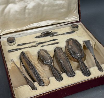 a case that has a bunch of silverware in it