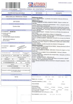 une image d'un formulaire d'immatriculation de voiture comportant un code-barres