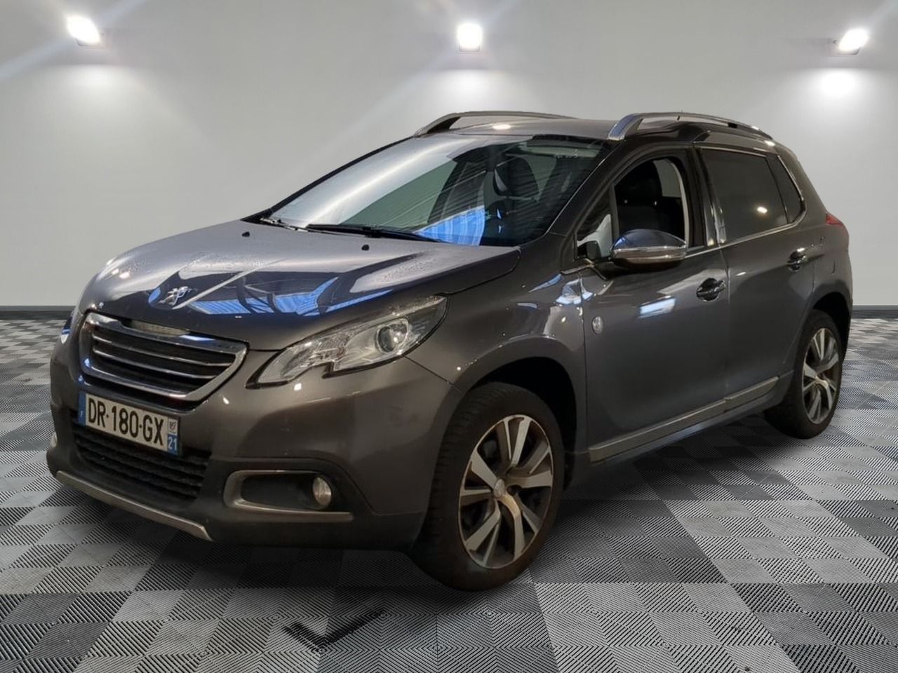 Peugeot 2008 1.2 PureTech 110ch SS BVM5 Crossway - 2015 - Véhicule Grêlé