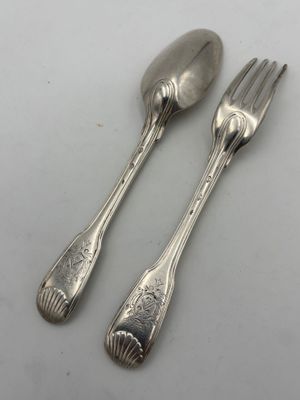 Rare couvert de table en argent, modèle à filets et double c…