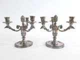 paire de candélabres anciens en métal argenté sur socles