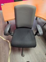 T60: Mobilier de bureau comprenant : Bureau avec retour, Fau… (photo 5)