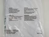 un gros plan sur un paquet de papier toilette posé sur une table