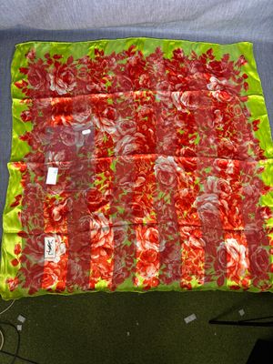 Yves Saint Laurent foulard soie accident en partie basse 86 …
