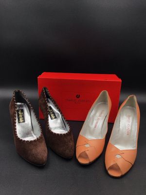 Charles Jourdan et marque italienne, deux paires d’escarpins en cuir.  - Photo 1