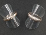 paire de bouchons d'oreille en acrylique transparent avec des anneaux dorés et argentés