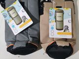 deux objets posés l'un à côté de l'autre sur la table