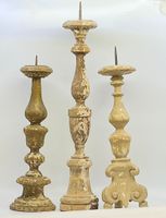 Ensemble de 3 pique-cierges en bois sculpté anciennement dor… (photo 2)