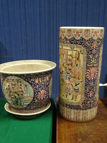 Chine 20ème : cache pot (H : 22 x D : 31) et porte-parapluie en c...