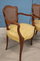 Paire de fauteuils de style Louis XV en bois naturel, assise… (photo 3)