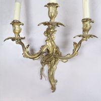 Paire d’appliques en bronze doré, à trois feux chacune. (photo 2)