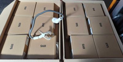 155 / 1 palette de 124 kg de supports pour smartphones…