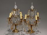 paire de candélabres anciens en laiton et cristal
