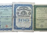 Trois types de certificats différents sont exposés sur un fond blanc