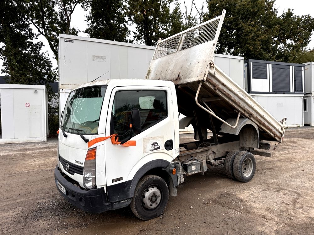 LIEU DE STOCKAGE : Rennes - NISSAN - CABSTAR 35.