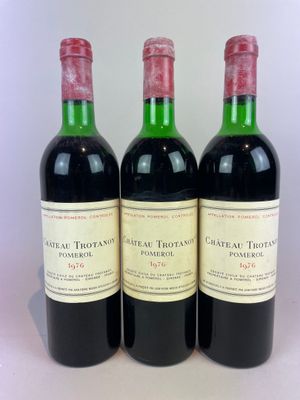 3 btls Château Trotanoy 1976 - Pomerol (ETLA, caspules très …