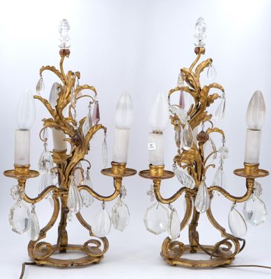 Paire de girandoles de style Louis XV en bronze à pampilles. Haut...