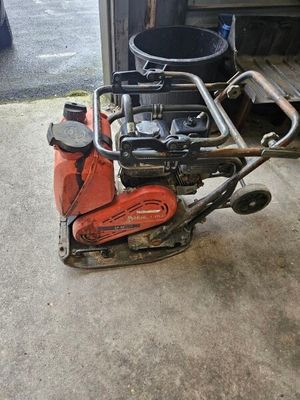 *Plaque vibrante HUSQVARNA LF 75