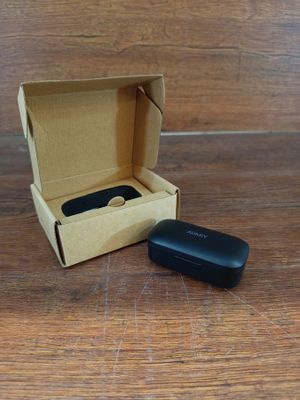 1 Paire d'écouteur bluetooth de la marque AUKEY - modèle EP-…