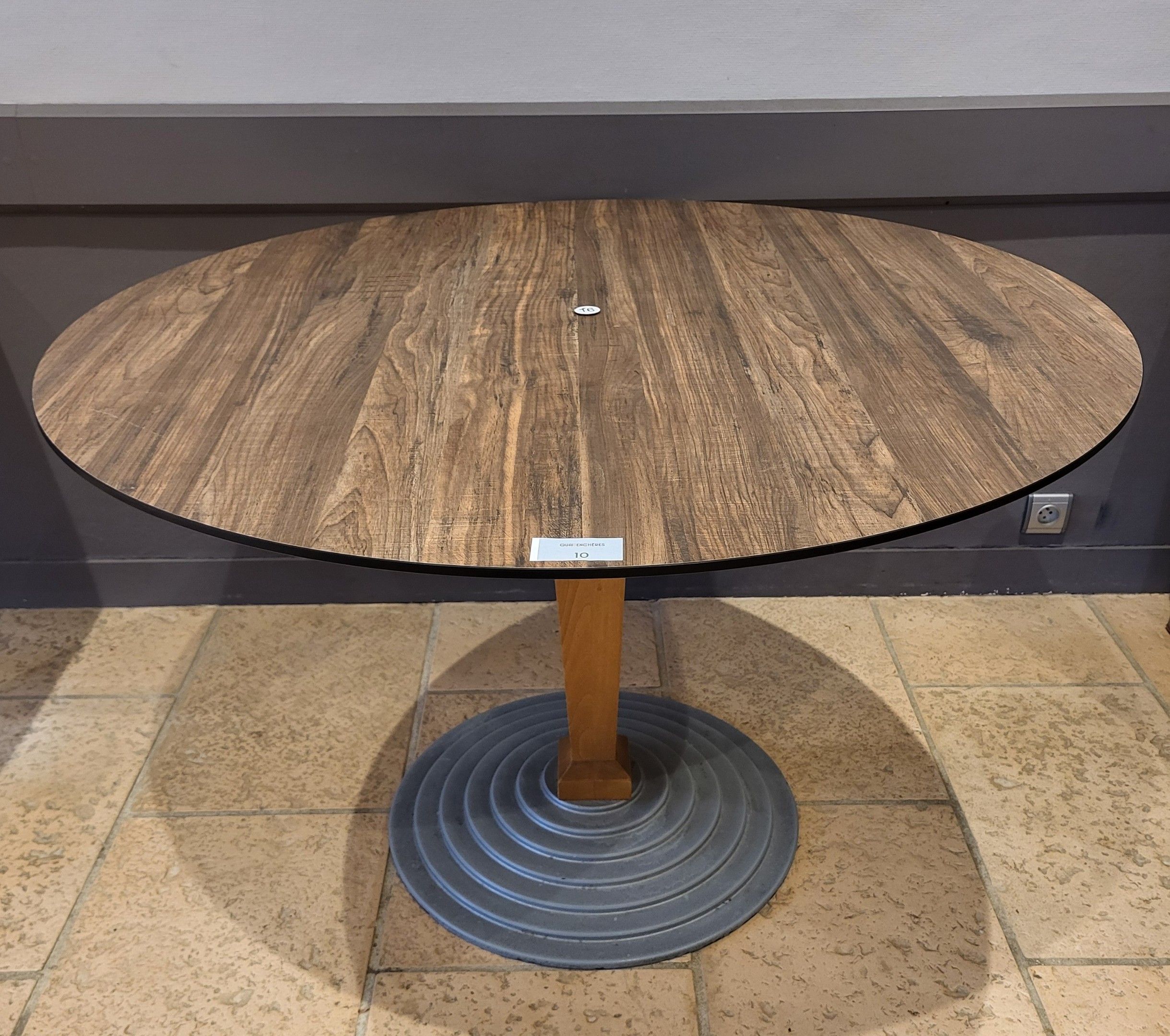 Table de bistrot plateau rond contemporain, piètment art déc…