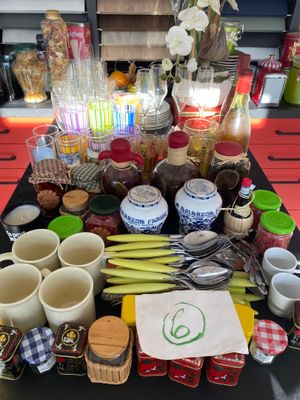 VENTE SUR DESIGNATION - LOT 6 - Un lot de vaisselle, verres,…