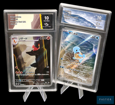 deux cartes Pokémon exposées sur un fond noir